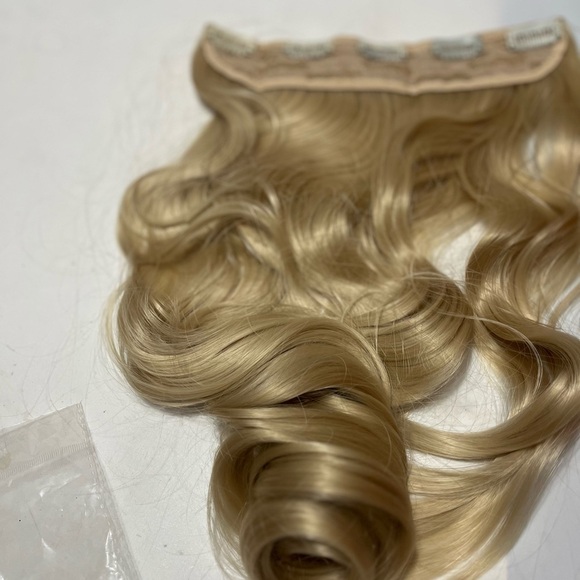 SARLA Hair Extensions 22 “ 613 Blonde Long Synthetic Wavy Curly - Picture 4 of 6